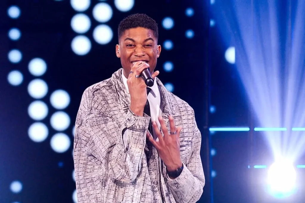 Marson uit Antwerpen zong Diamonds van Rihanna voor team Mathieu in The Voice van Vlaanderen.