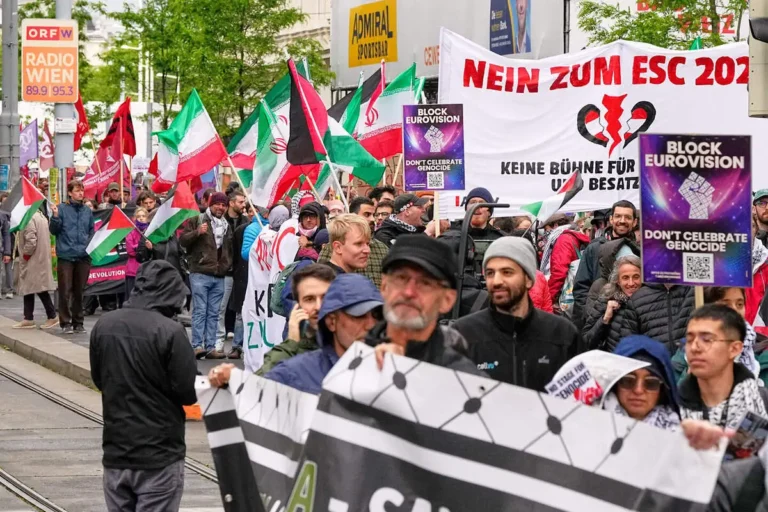 Duizend betogers in Wenen: "Israël hoort niet thuis op Eurovision".