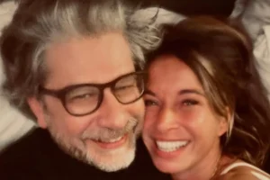 Julie Bafort en Wim Helsen delen eindelijk hun eerste koppelfoto.