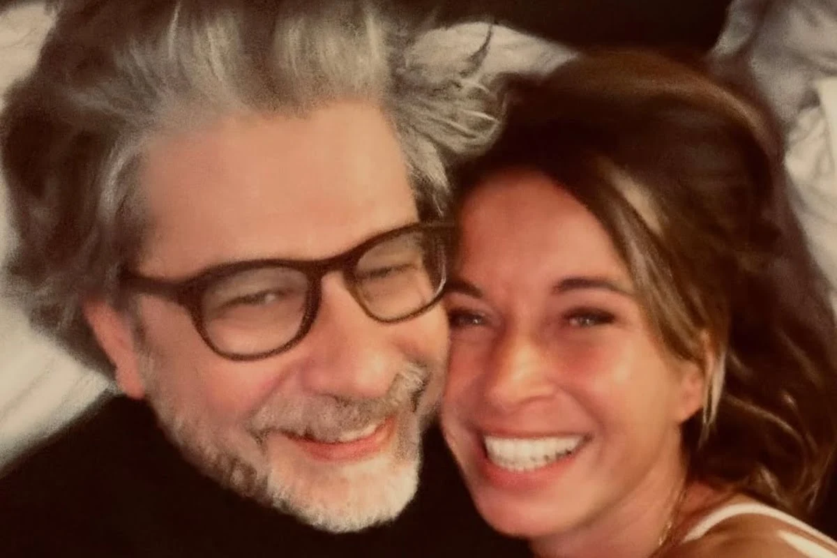 Julie Bafort en Wim Helsen delen eindelijk hun eerste koppelfoto.